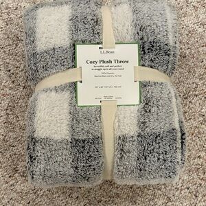 L.L. Bean Black and White Plush Throw